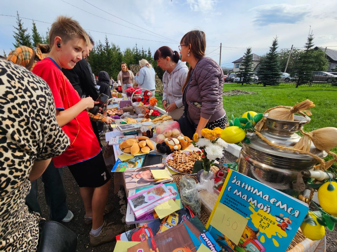 В лицее села Булгаково состоялась благотворительная ярмарка в поддержку СВО