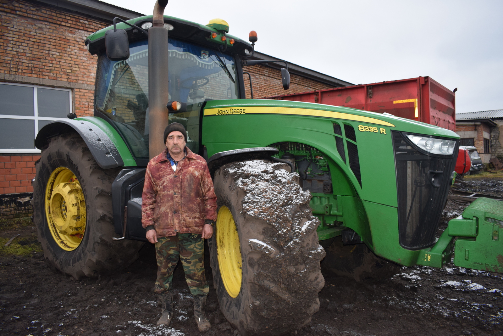 В Уфимском районе с полей вывозят на переработку урожай сахарной свеклы