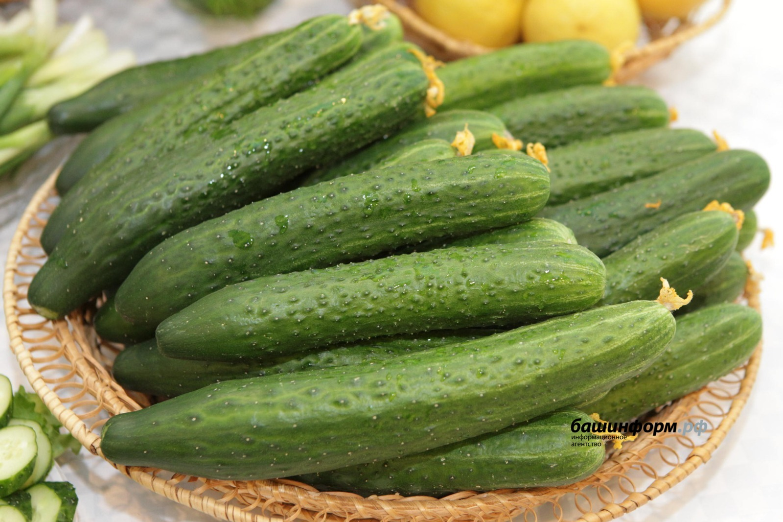 В Башкирии радуют снижением цен на огурцы и другие продукты