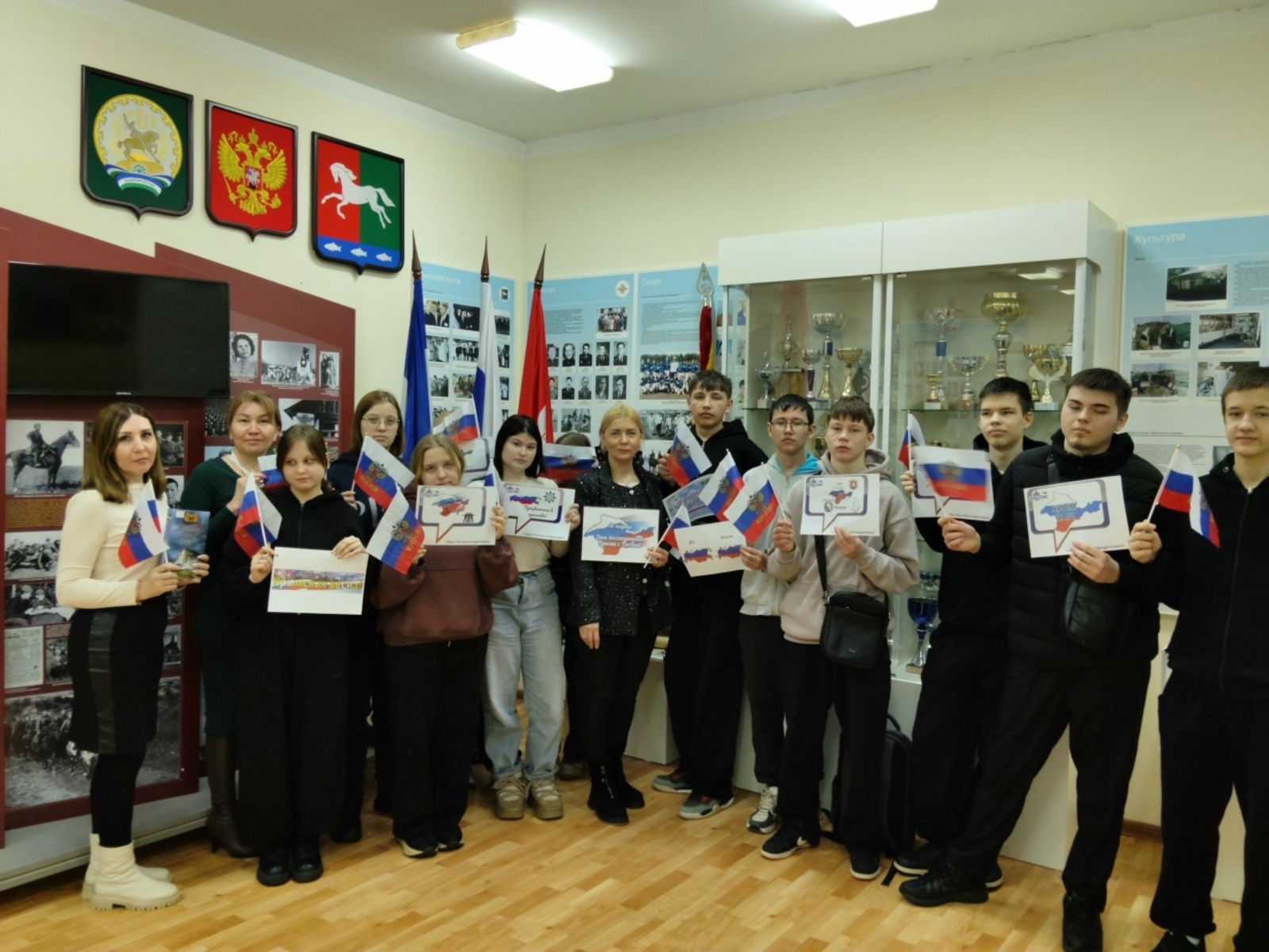 В Михайловке прошел тематический час «Россия и Крым – едины»