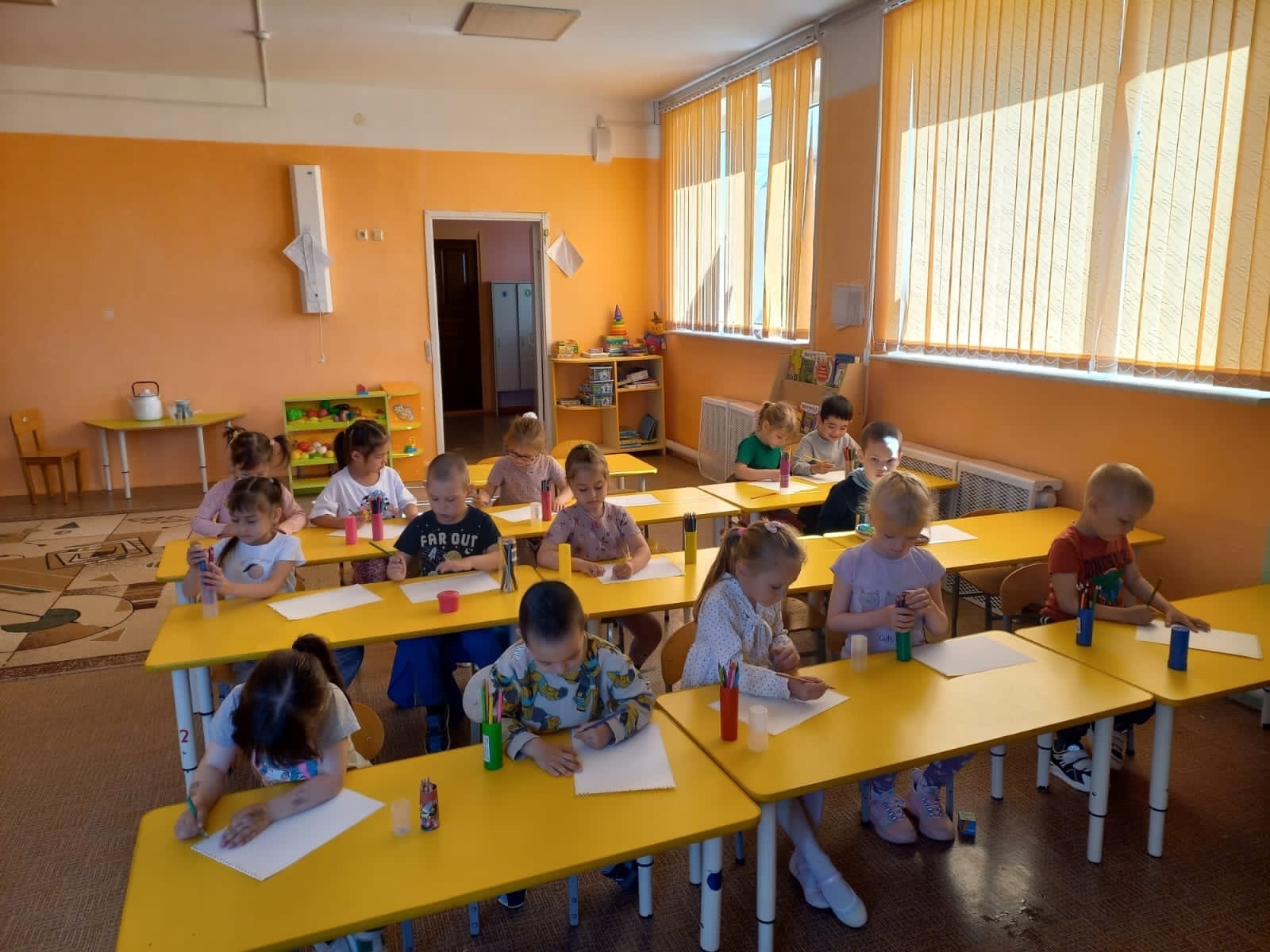 Детские подарки из Уфимского района отправятся на передовую в составе гумконвоя