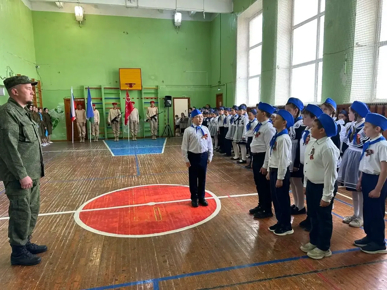 В школе села Жуково прошёл первый смотр строя и песни