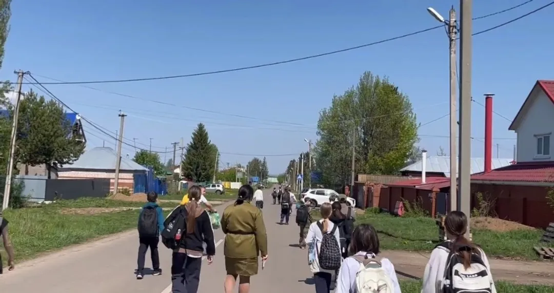 Школьники из Подымалово посетили волонтёрский штаб помощи СВО «Мы ряДом»