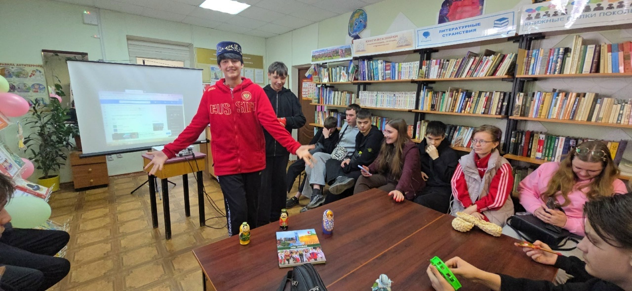 В Михайловке прошёл тематический час «Дружбой едины»