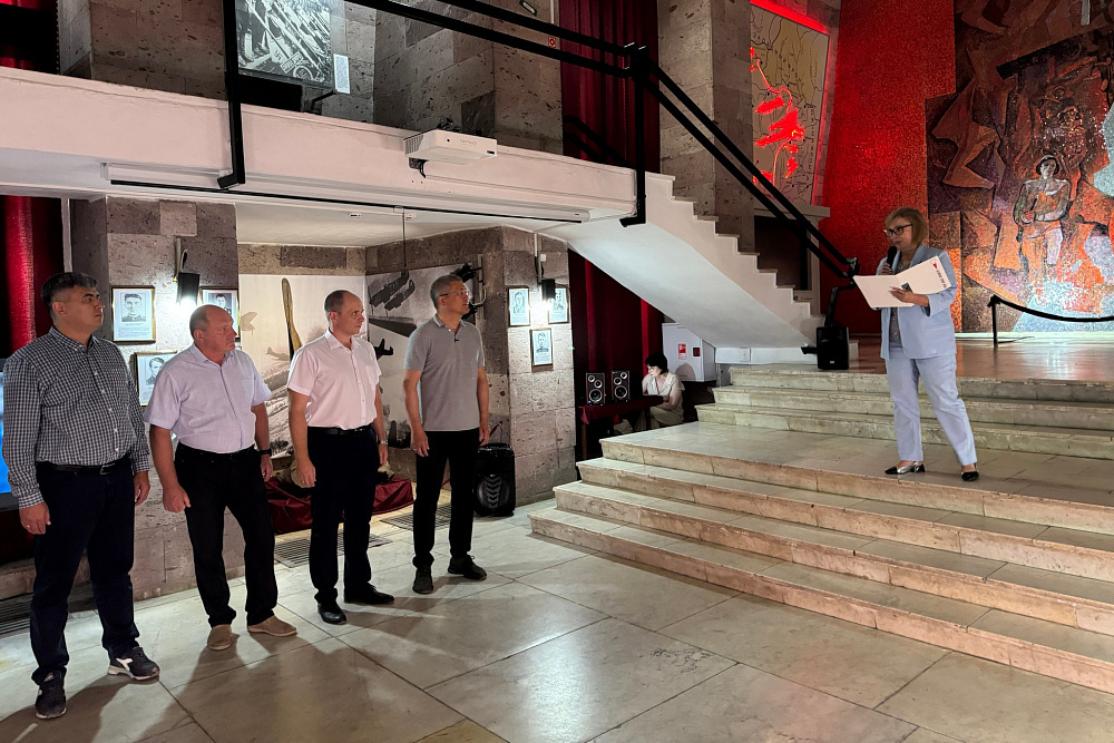 Радий Хабиров в ЛНР почтил память бойцов 112-й Башкирской кавалерийской дивизии