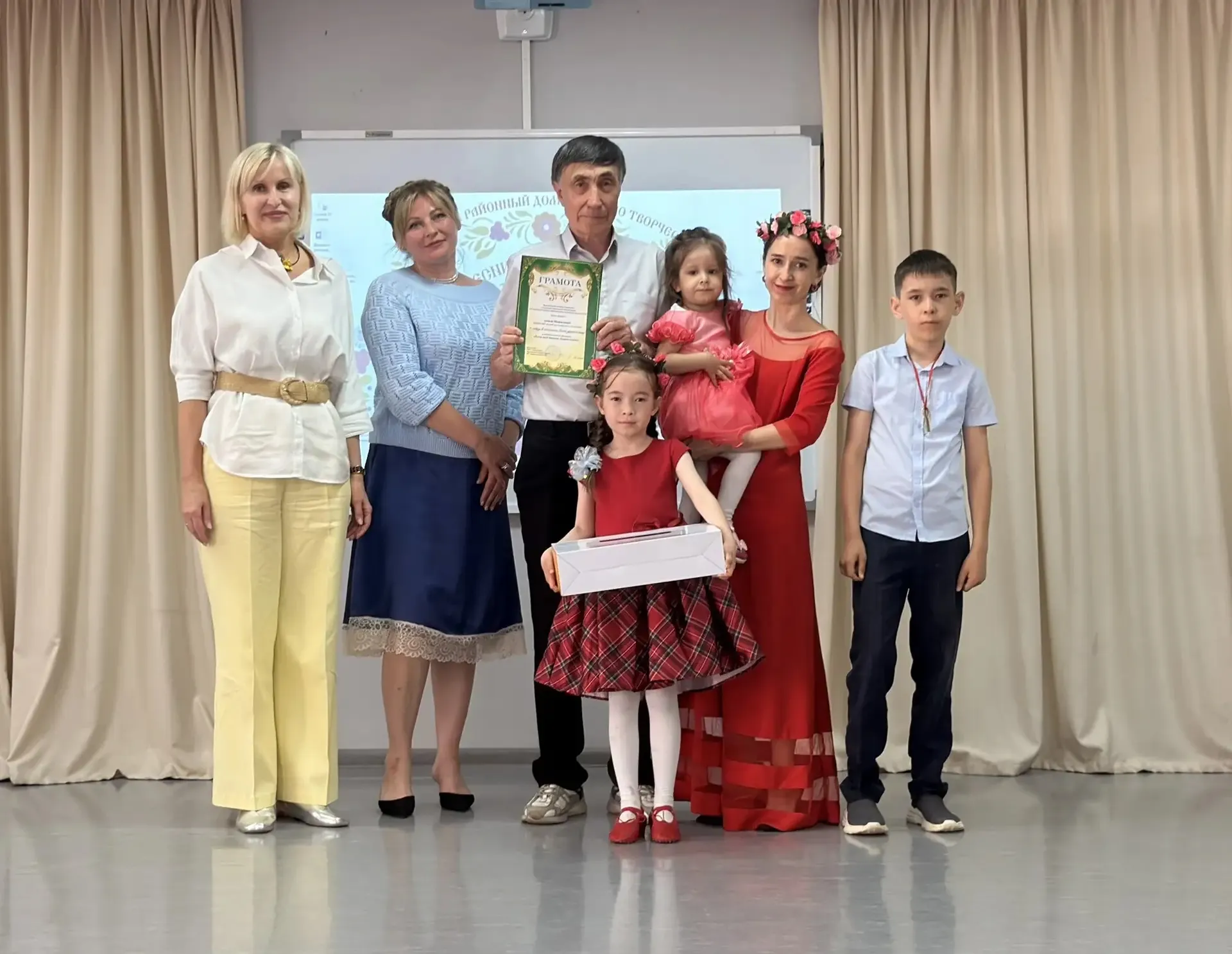 В школе им. Алымова села Михайловка прошел конкурс «Песни моей бабушки»