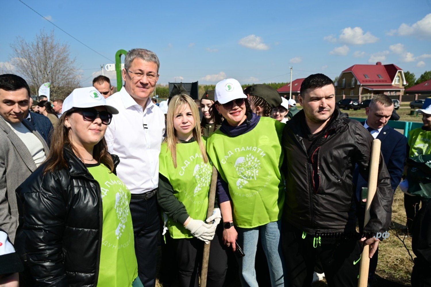 В селе Кармаскалы Башкирии заложена аллея из 500 деревьев