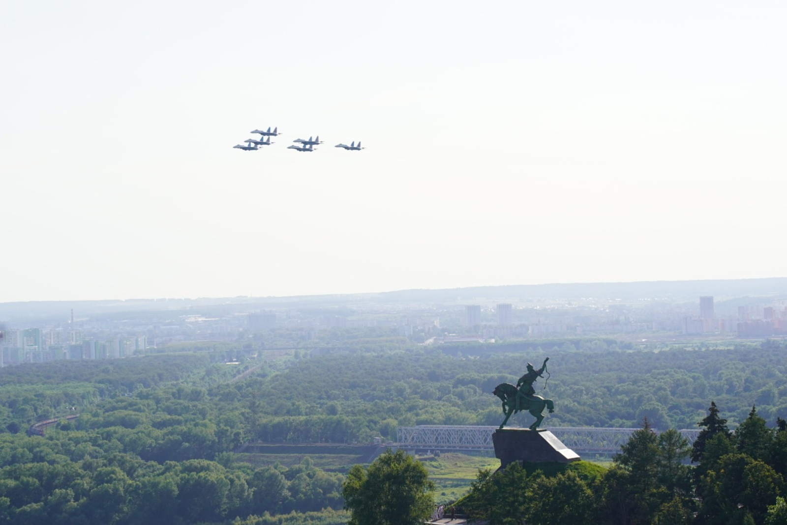 Авиагруппа «Русские Витязи» провела грандиозное шоу в Уфе