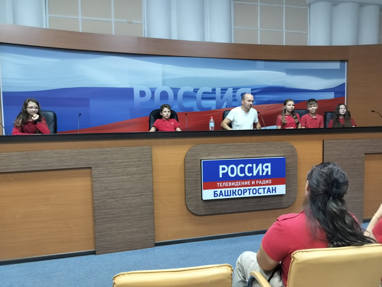 Школьники Уфимского района заглянули в закулисье башкирского телевидения и радио
