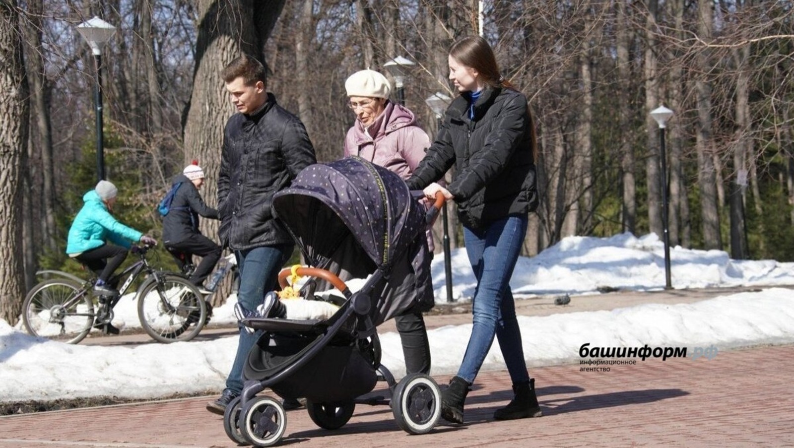 В Башкирии увеличили ежемесячные выплаты семьям с детьми из маткапитала