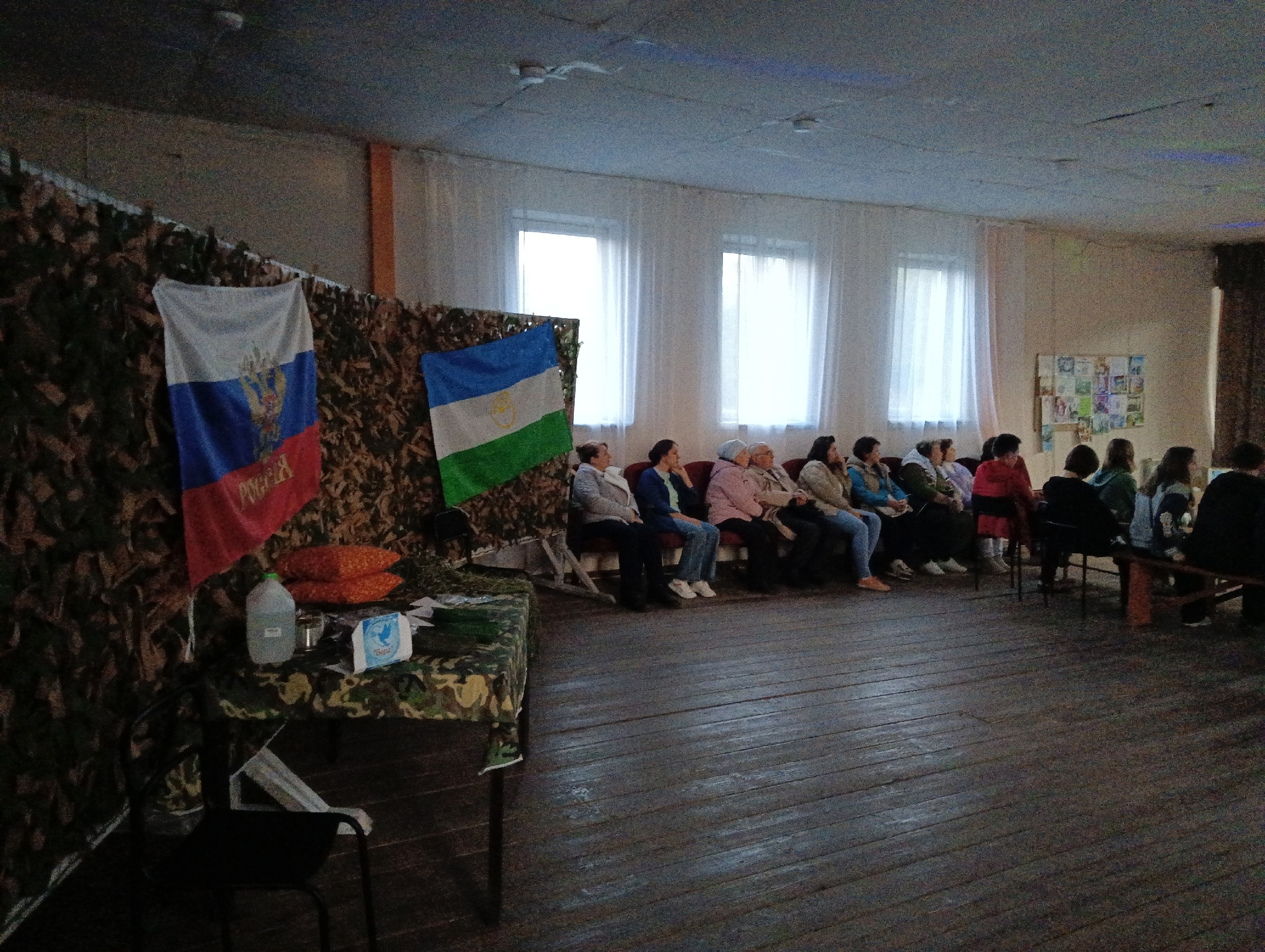 «За наших!»: В Чернолесовском Доме культуры состоялся благотворительный концерт