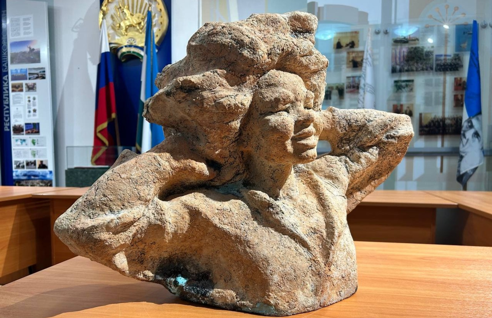 В Национальный музей Башкирии передали бюст молодого Салавата Юлаева