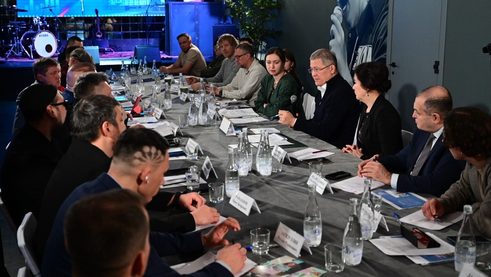 Радий Хабиров обсудил развитие творческих индустрий и поддержку музыкантов