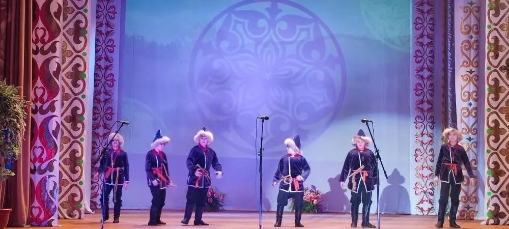 8 коллективов Уфимского района подтвердили почетные звания на «Соцветии дружбы»