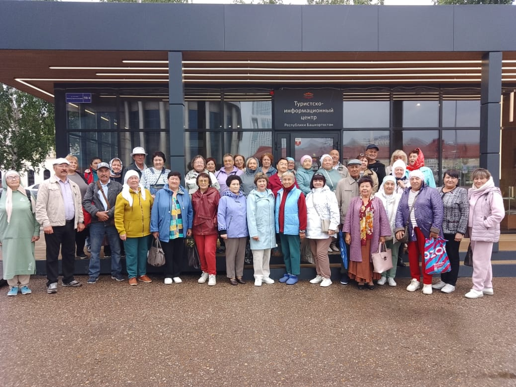 Жители Уфимского района посетили мавзолей Тура-хана и музей кочевых цивилизаций