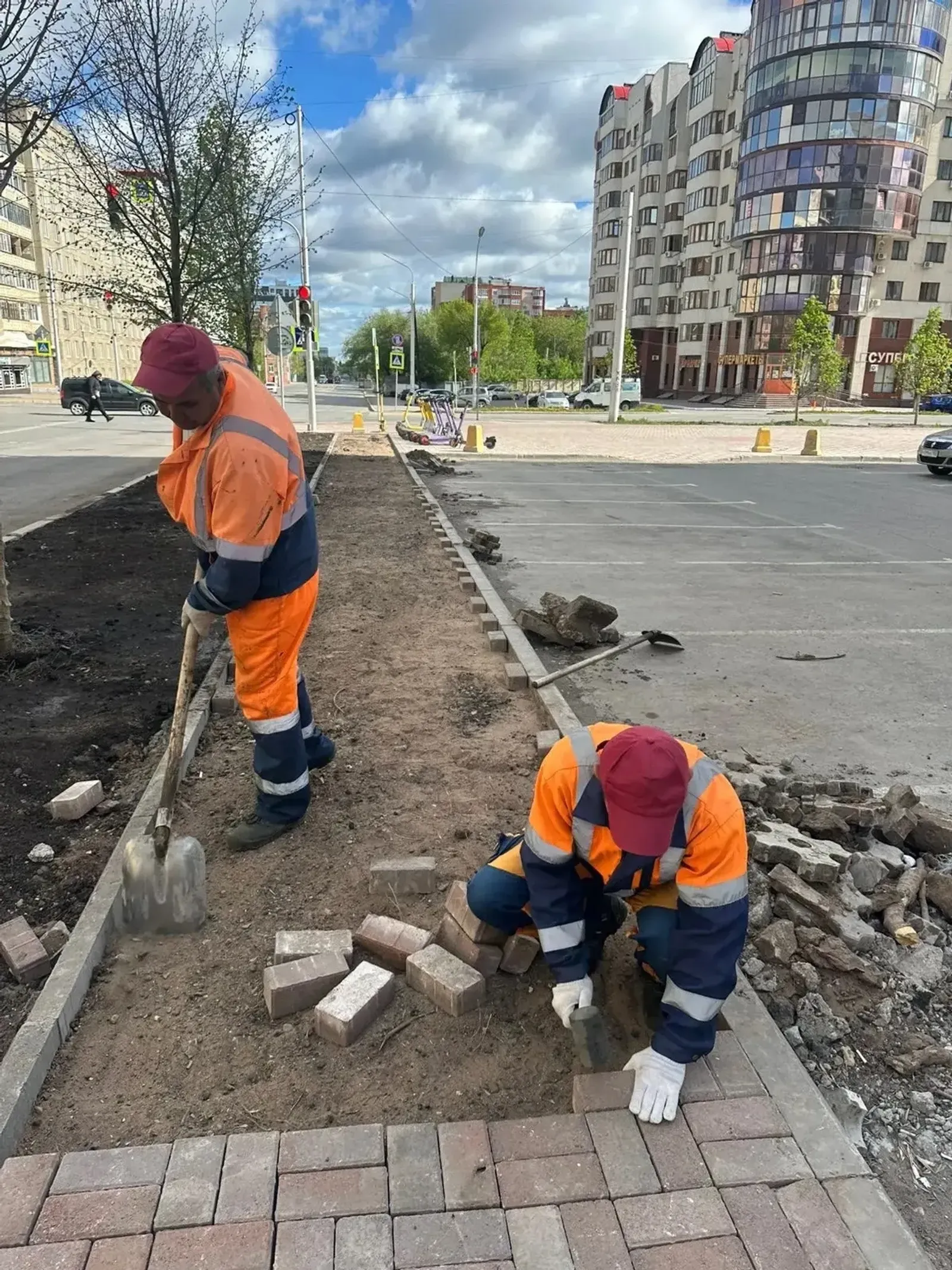 В историческом центре Уфы обновляют дороги и тротуары