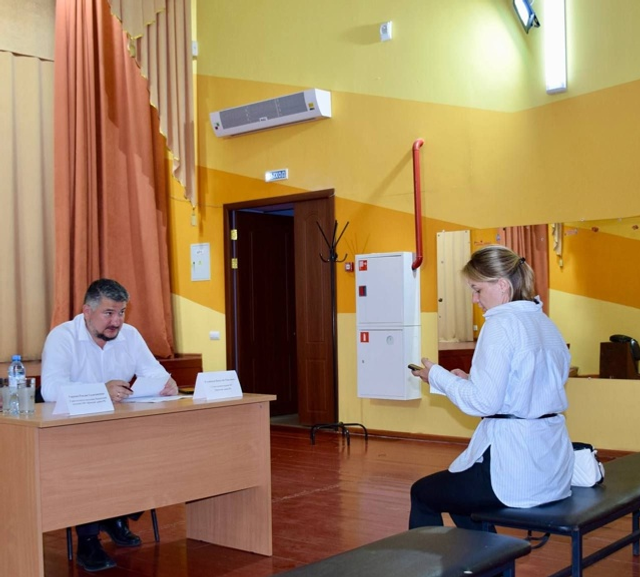 Глава администрации Уфимского района провёл личный приём граждан в селе Черкассы