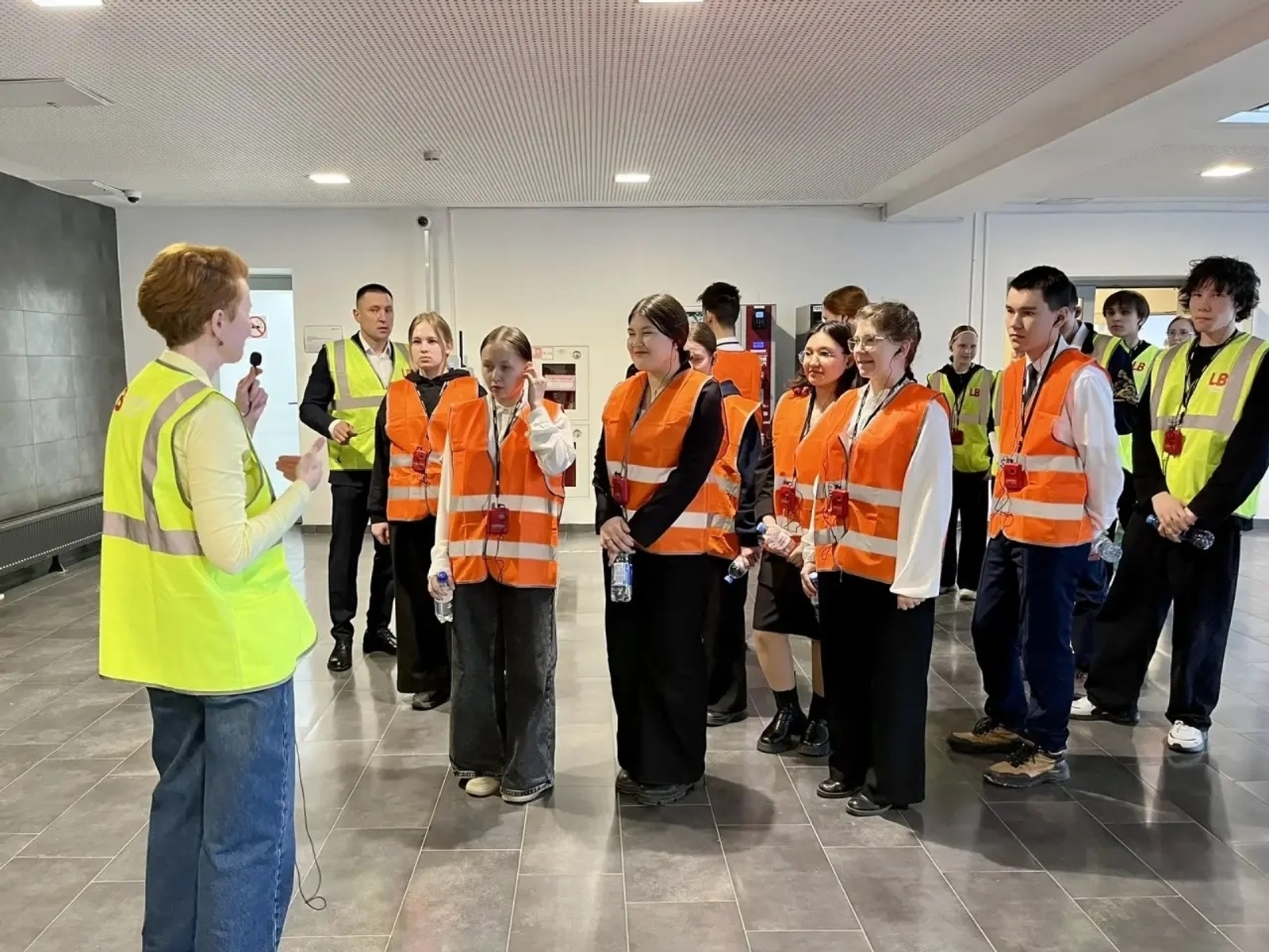 Школьники Уфимского района побывали на заводе керамической плитки