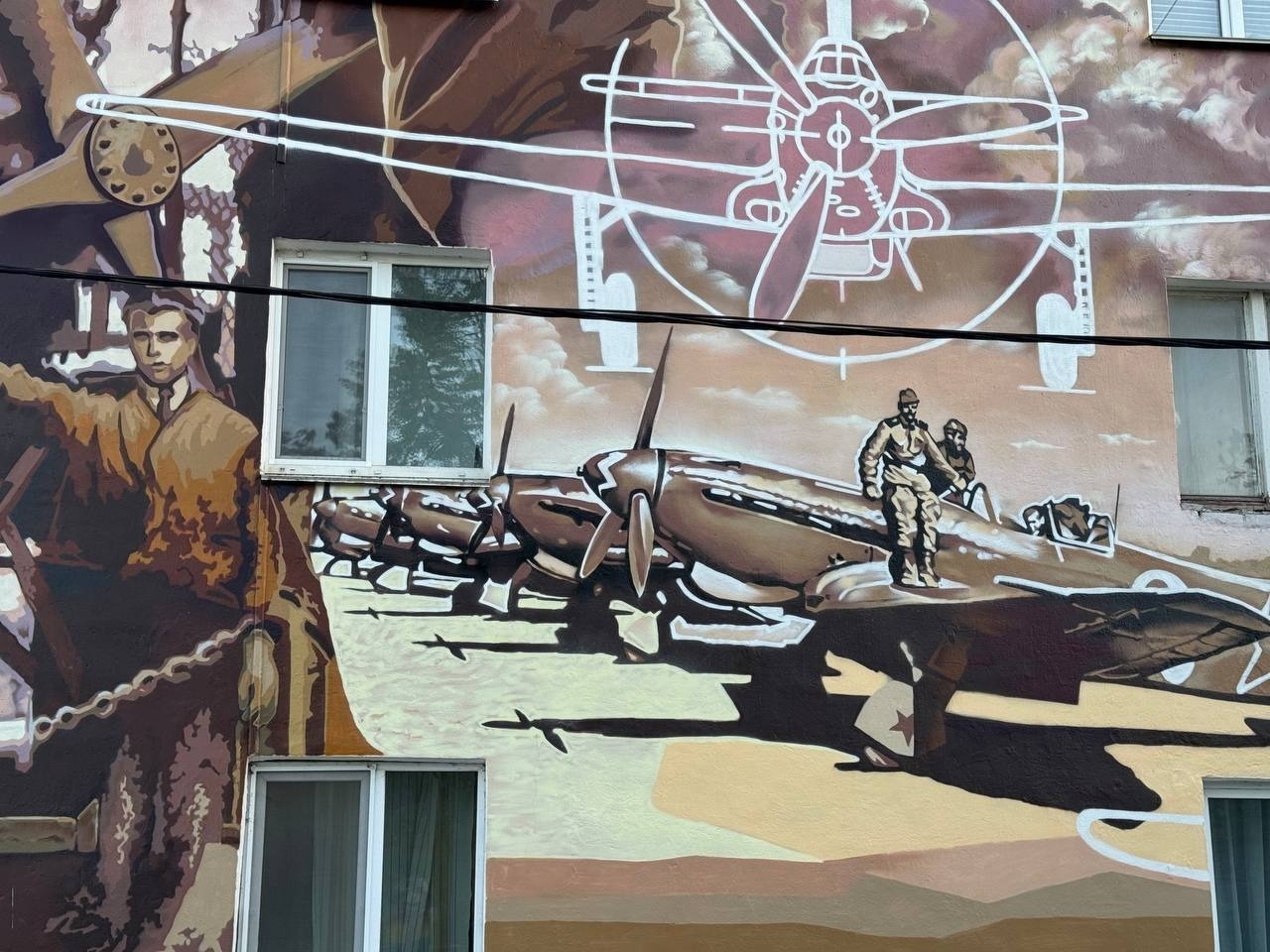 В Уфе появились два новых граффити к 80-летию Победы