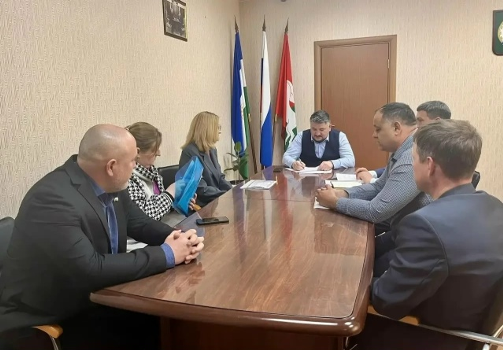 В Уфимском районе прошёл приём граждан: дороги, мусор, свет и помощь семьям СВО