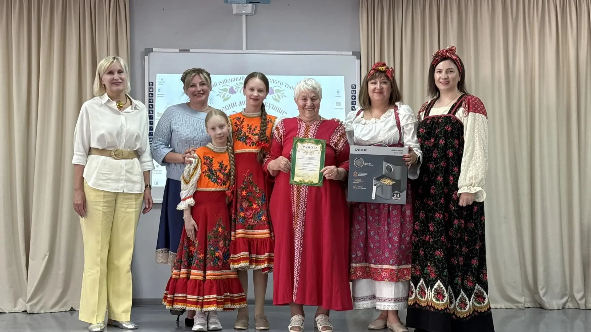 В школе им. Алымова села Михайловка прошел конкурс «Песни моей бабушки»