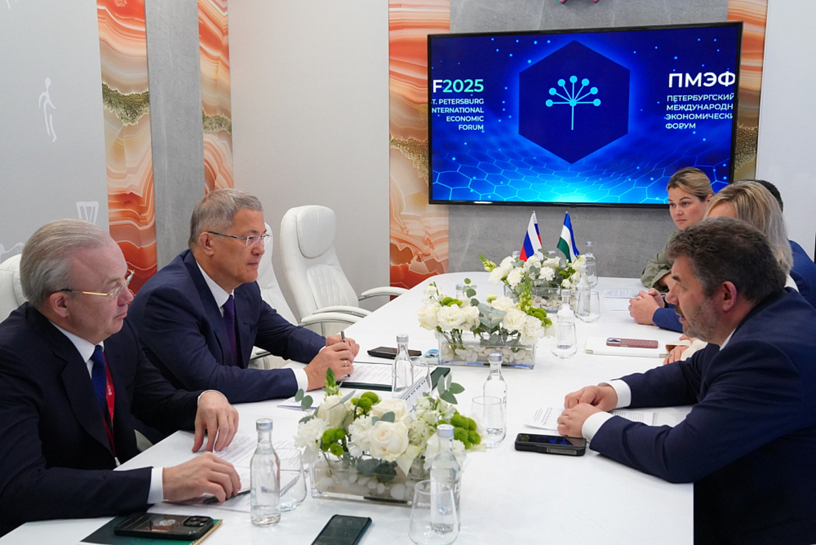 Глава Башкирии провел встречу с руководителем Роснедр