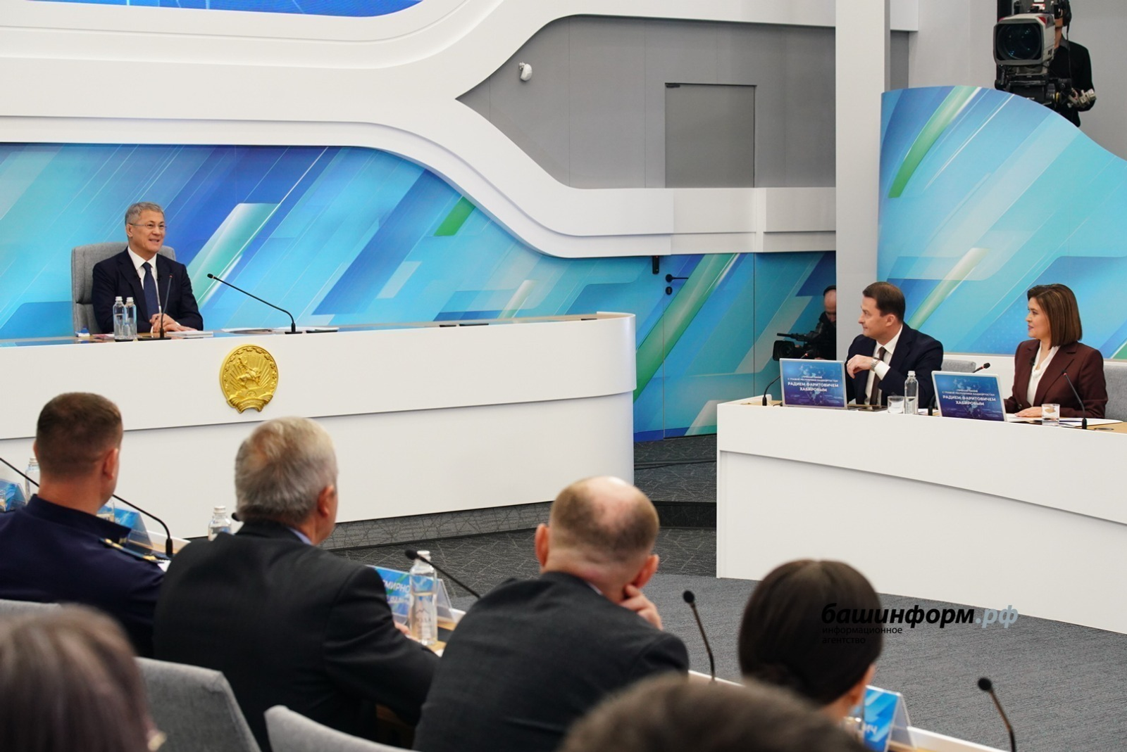 Дороги стали главной проблемой жителей Башкирии на Прямой линии с главой