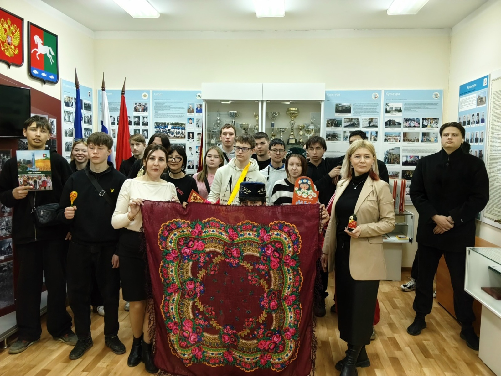 В Михайловке прошёл тематический час «Дружбой едины»