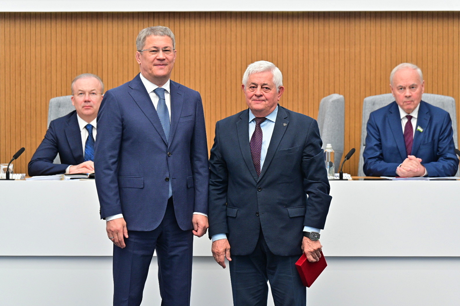 Глава Башкирии вручил государственные награды