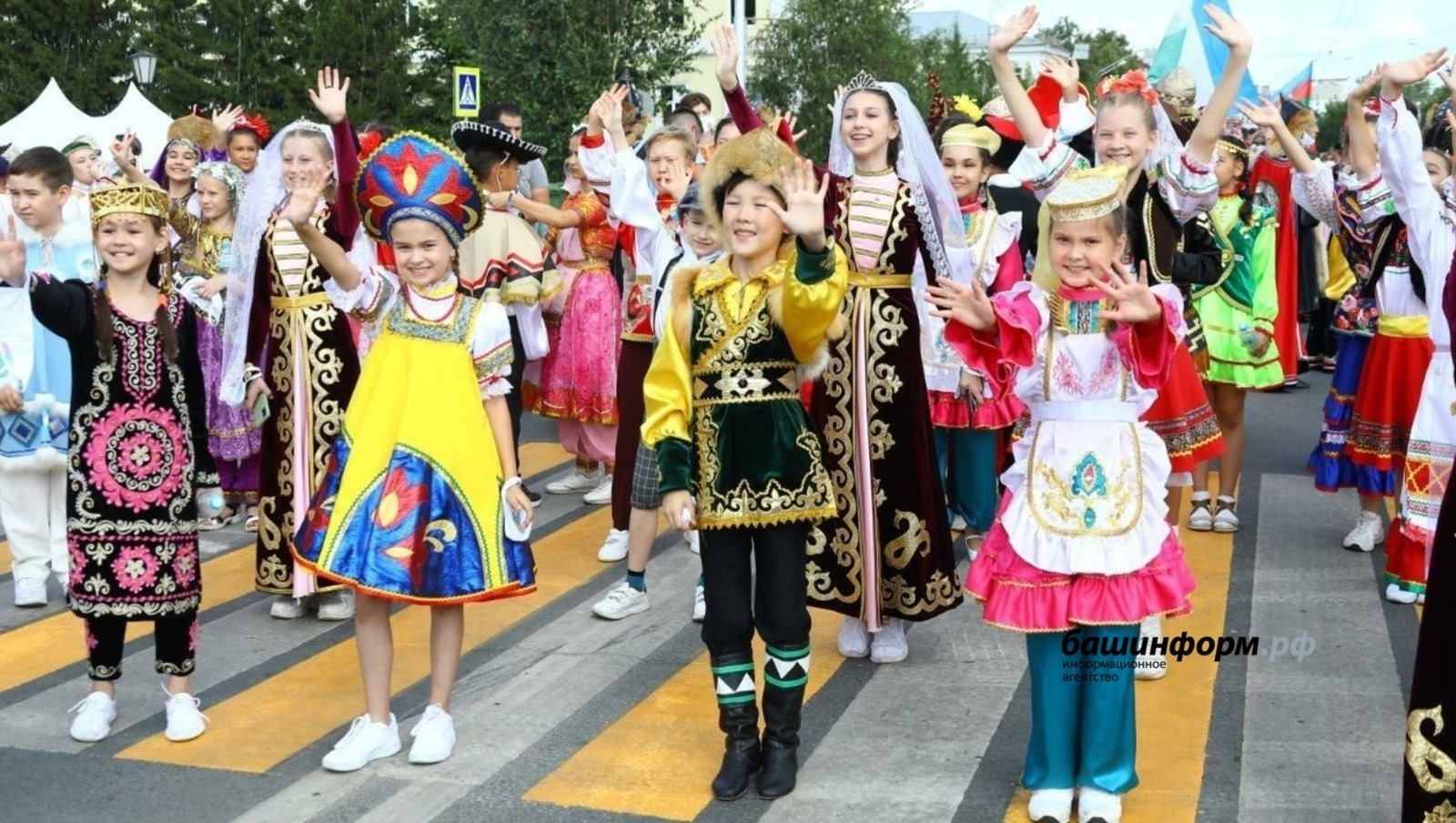 Владимиру Путину представили проекты по сохранению традиций народов России