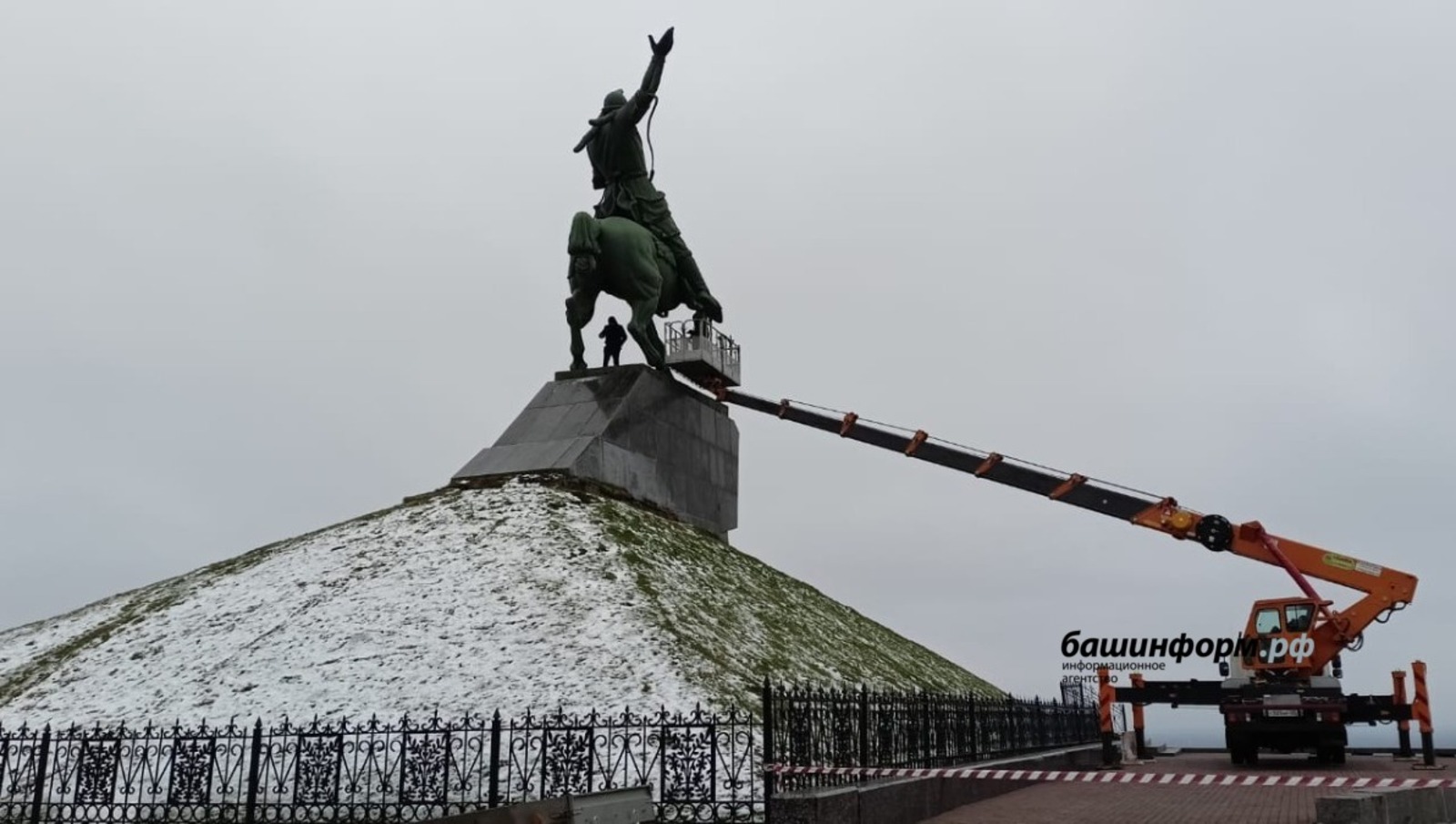 Памятник Салавату Юлаеву детально исследуют на предмет реконструкции