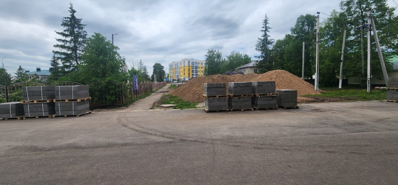 В Михайловке завершат благоустройство сквера на улице Ленина по нацпроекту