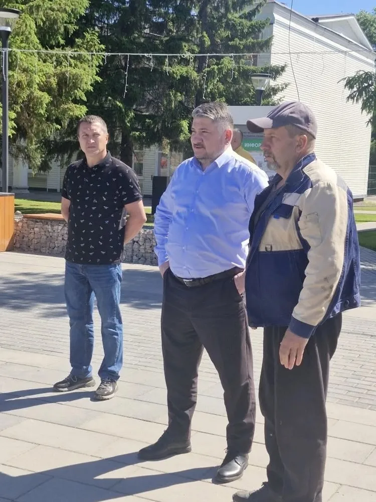 В Михайловке благоустраивают сквер по программе ФГКС