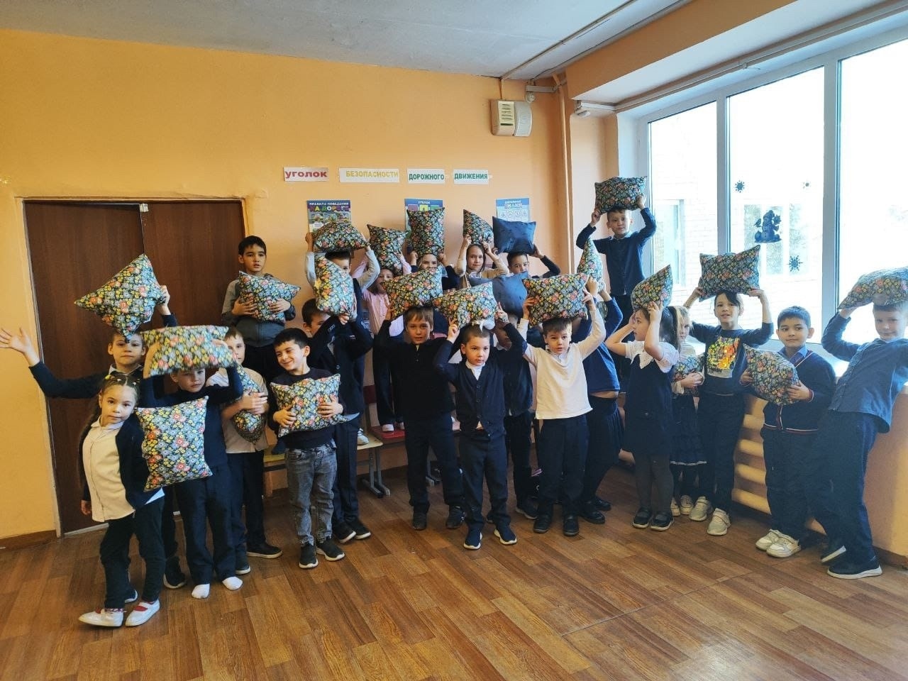 Детские подарки из Уфимского района отправятся на передовую в составе гумконвоя