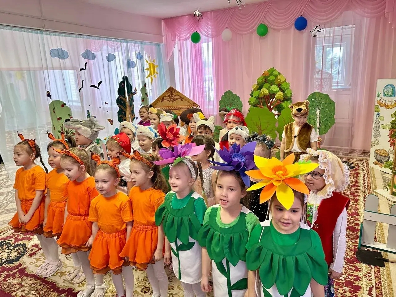 В детском саду села Дмитриевка поставили «Красную Шапочку на новый лад»