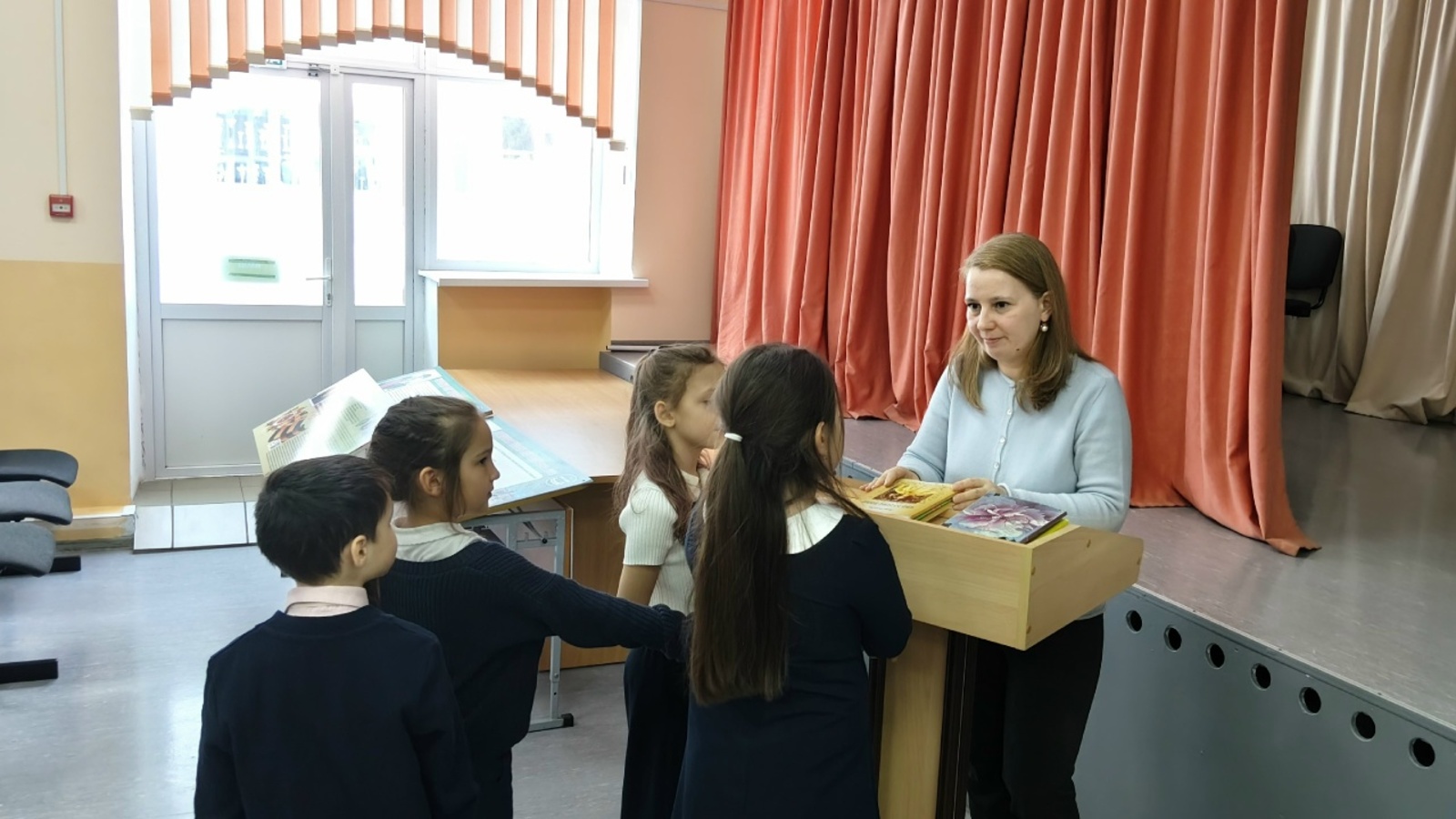 В школе Уфимского района прошла встреча первоклассников с детской писательницей