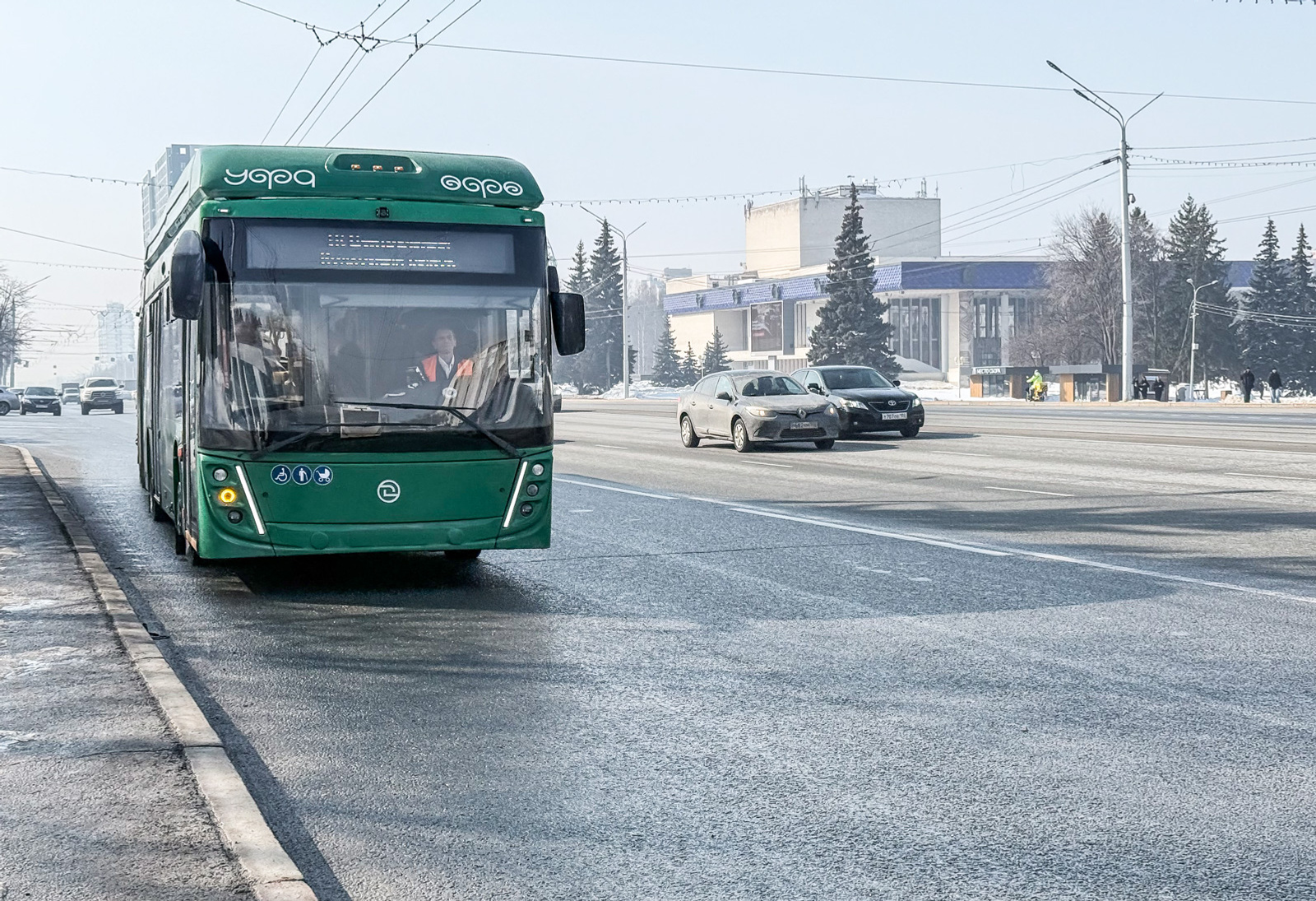 В Уфе тестируют новый троллейбус-«гармошку»