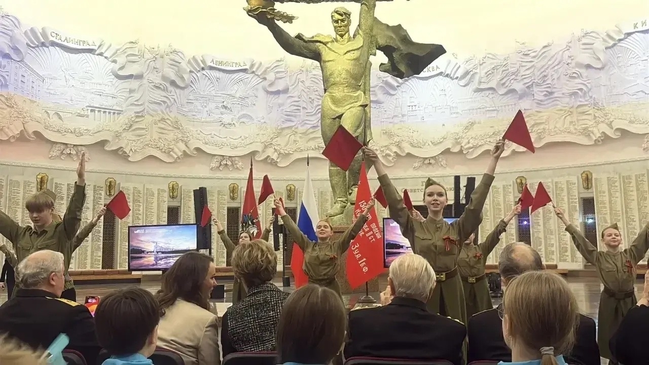 Музей лицея Булгаково представил экспонаты на выставке в Музее Победы