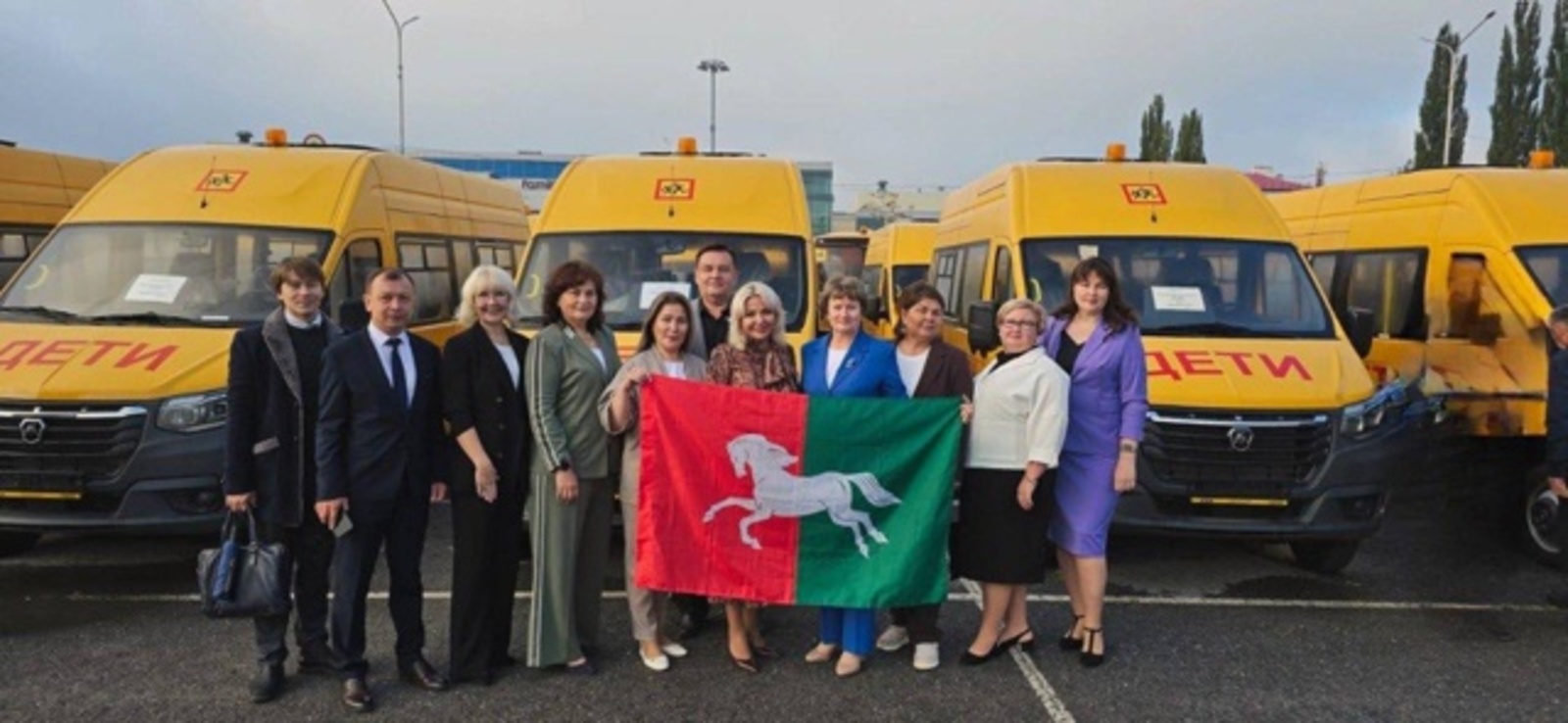 К началу учебного года школы Уфимского района получили новые автобусы