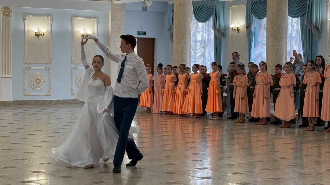 Школьники Уфимского района стали участниками кадетского бала
