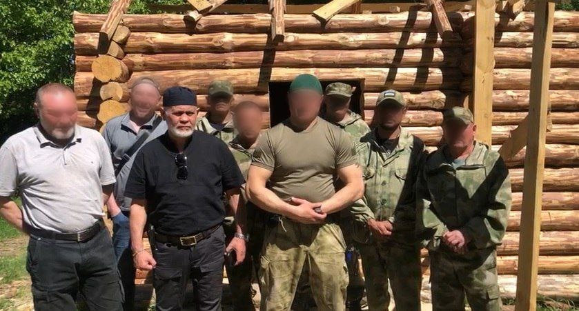 Бойцы из Башкирии в ДНР установили Поклонный крест и строят мечеть