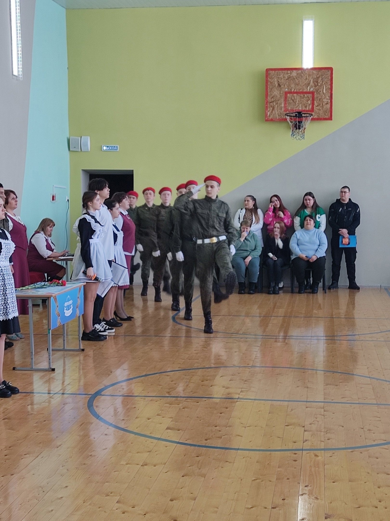 В школе Уфимского района прошло торжественное открытие «Парты Героя»