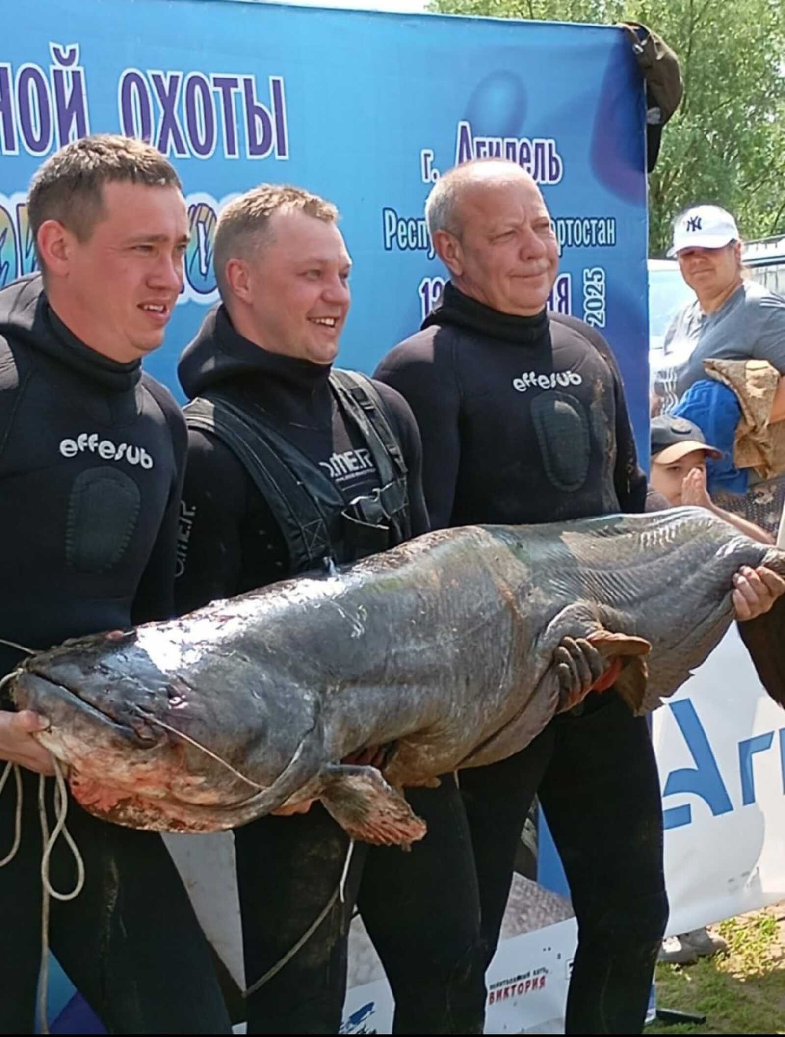 Сом-гигант весом 50 кг стал трофеем рыбака в Башкирии