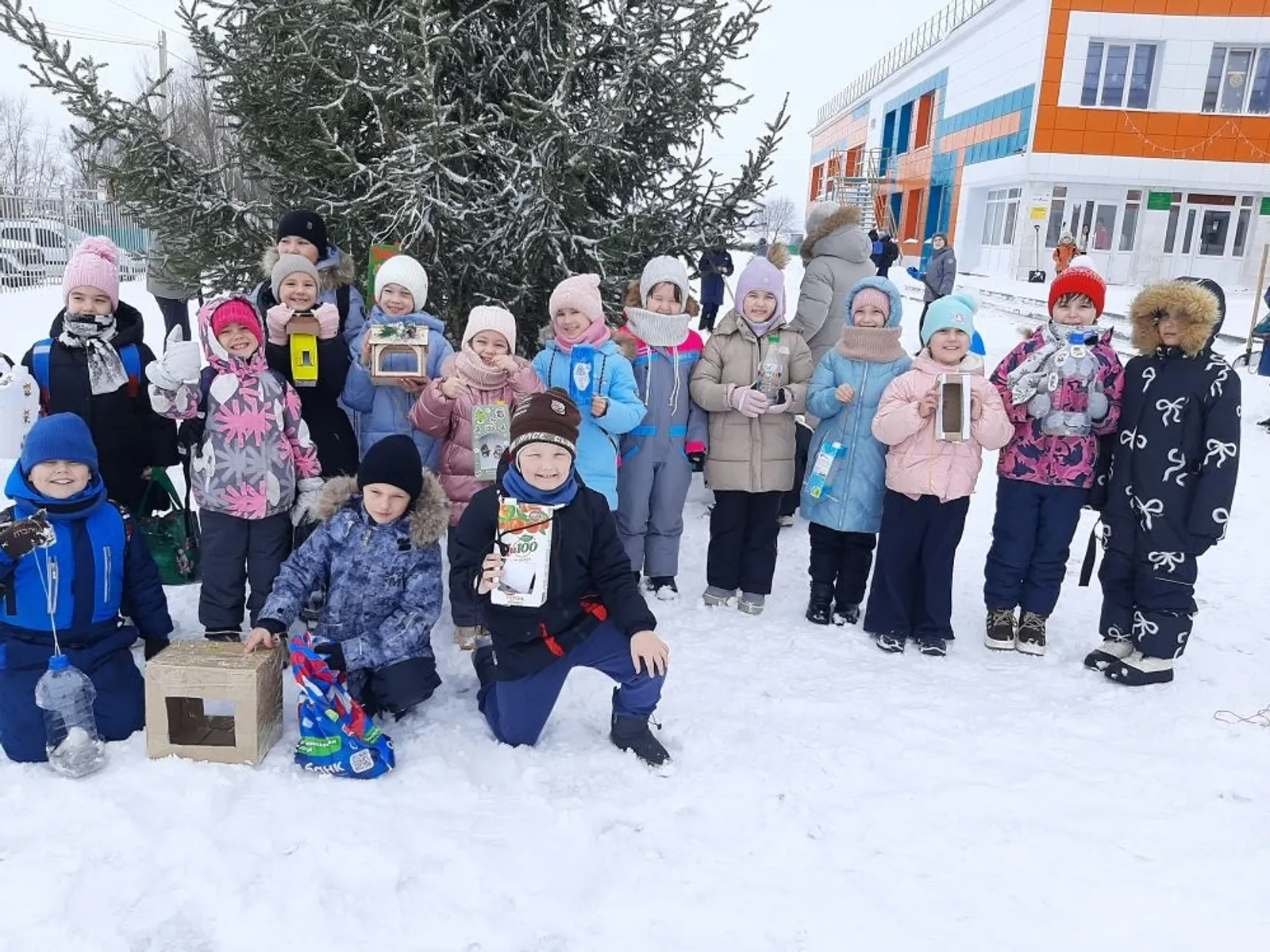 «Зимняя столовая» в каждом дворе: как школьники из с. Нурлино помогают пернатым