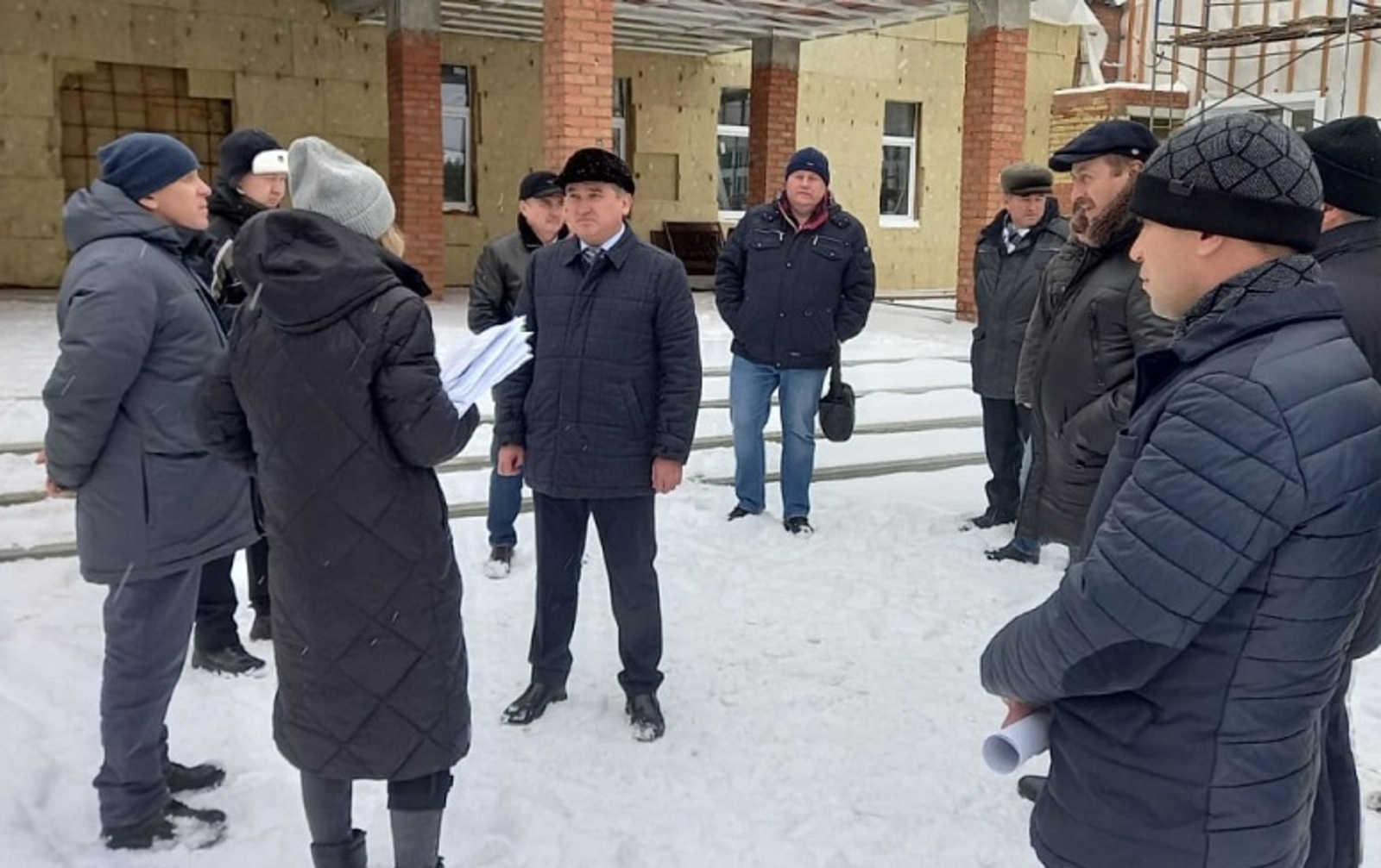 Илшат Тажитдинов проинспектировал строительство новой школы в Уфимском районе Башкирии