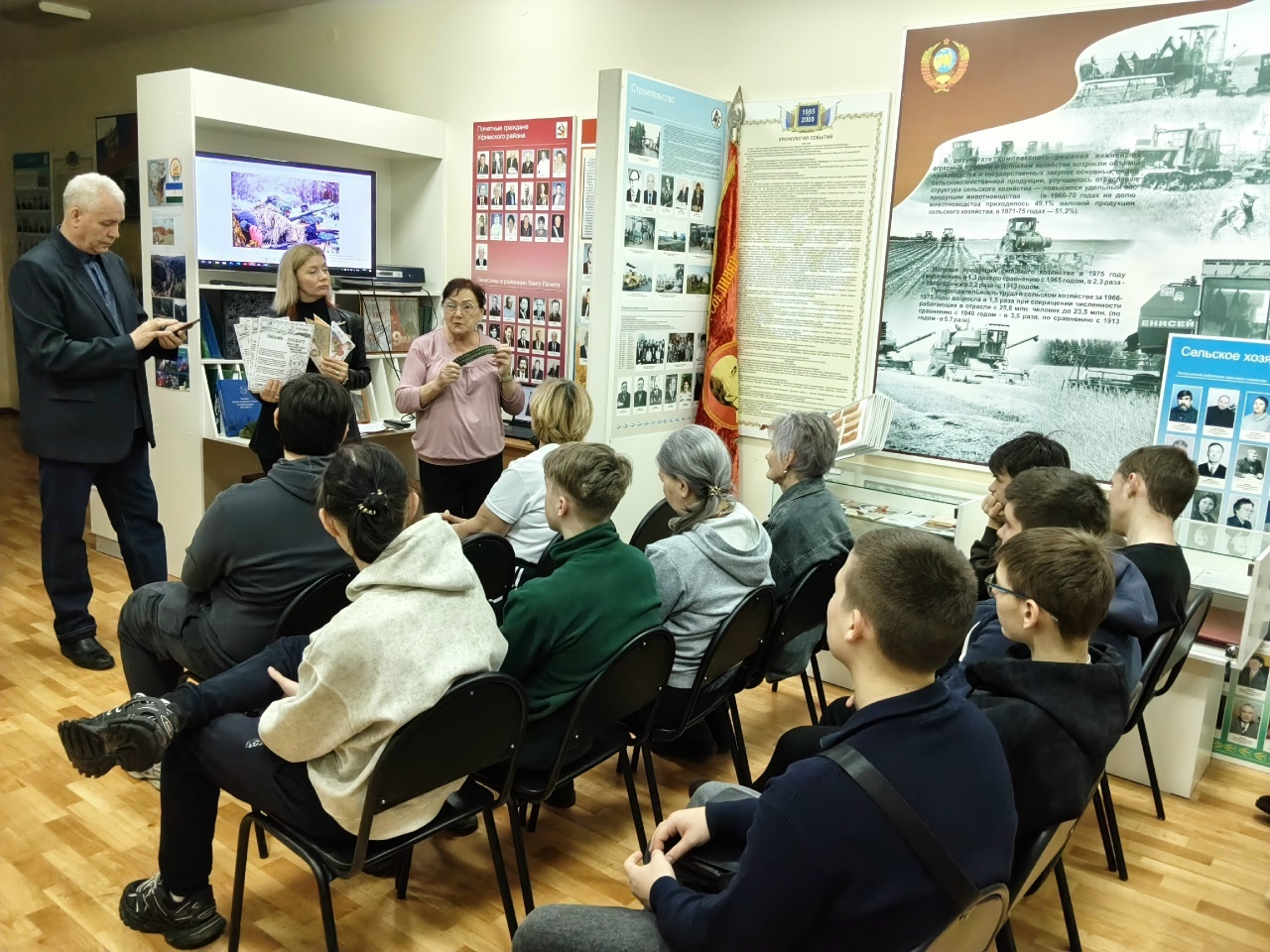 В Михайловке прошел патриотический час, посвященный Дню сил специальных операций