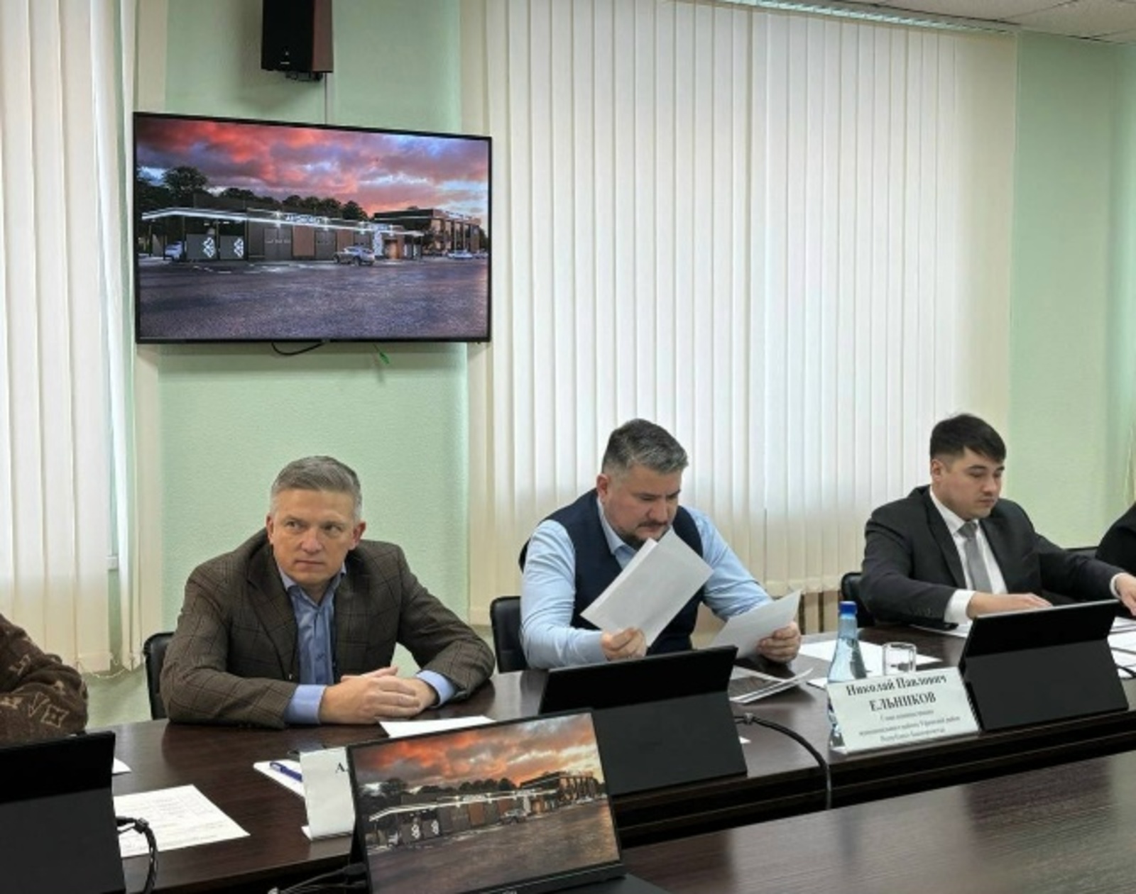 В Уфимском районе обсудили инвестиционные проекты в сфере медицины и автосервиса