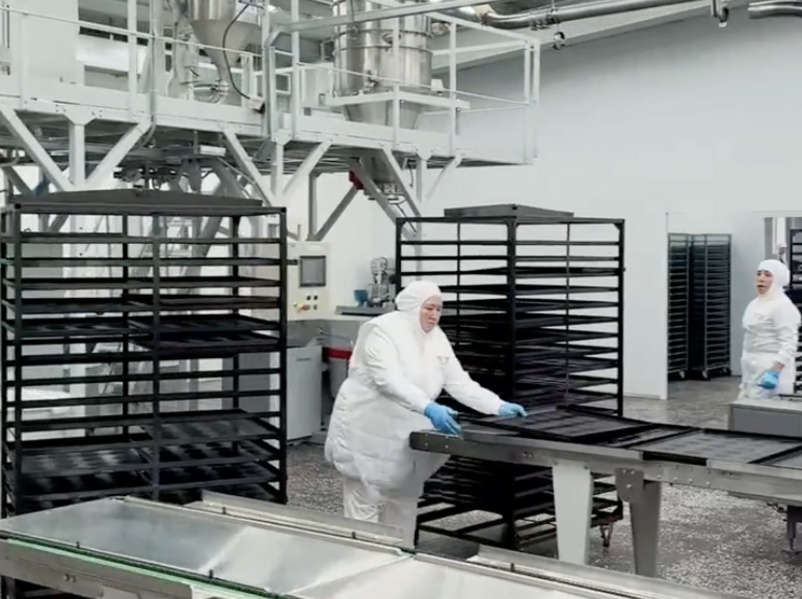 Глава Башкирии посетил обновлённый завод детского питания в Чишминском районе