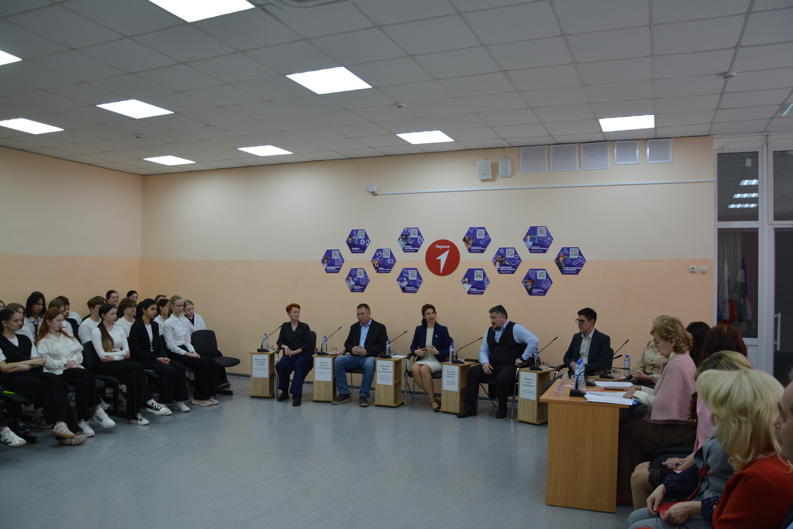 Выпускники школ Уфимского района побывали на встрече «Будущее начинается здесь»