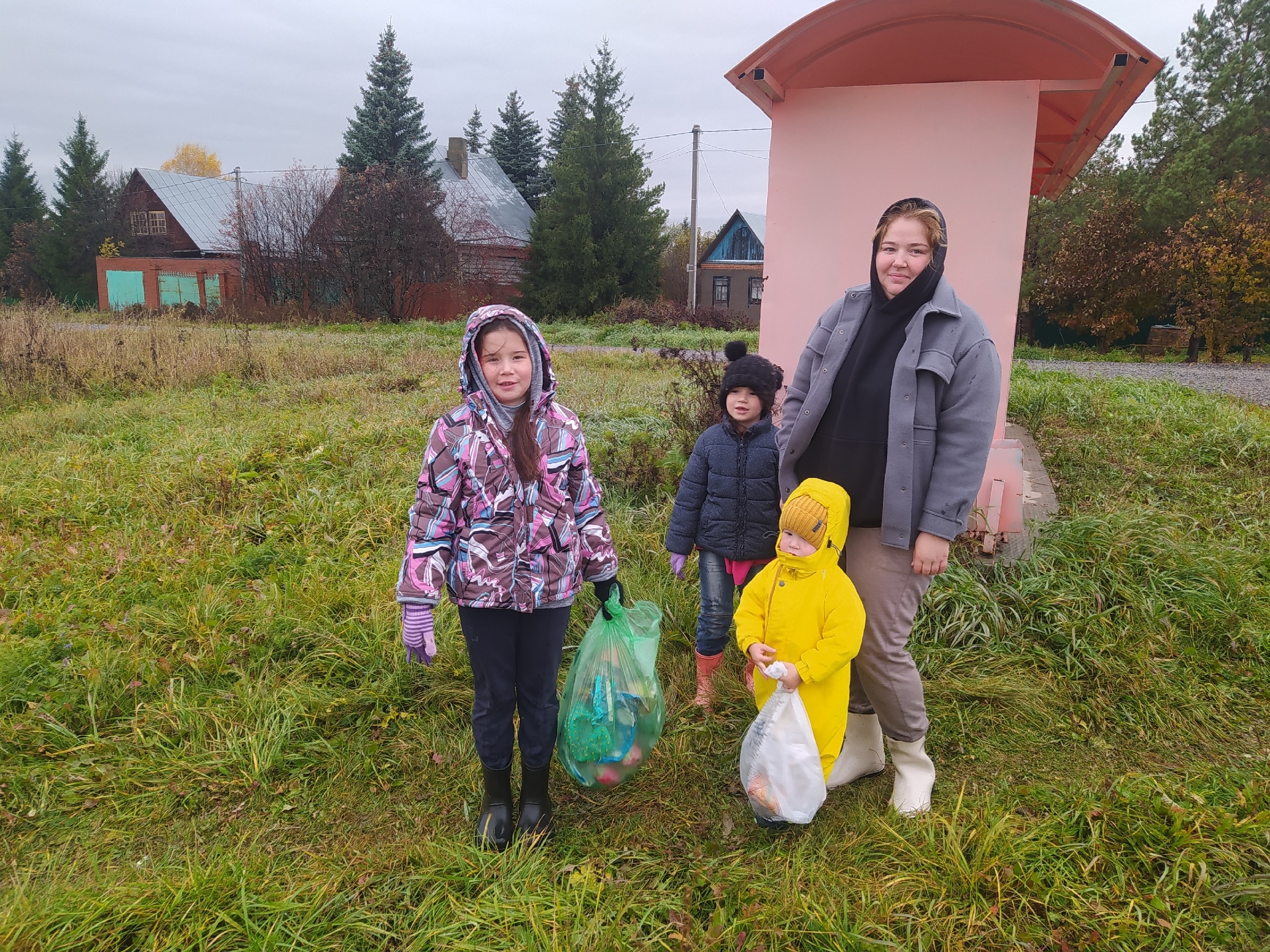 В деревне Крючевка Уфимского района прошел субботник